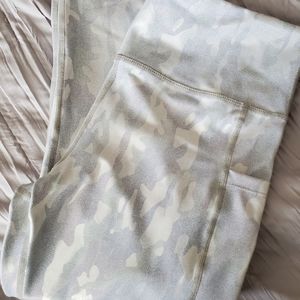 Zyia cropped metallic camo leggings size 8-10